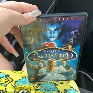 Enchanted DVD used and great condition